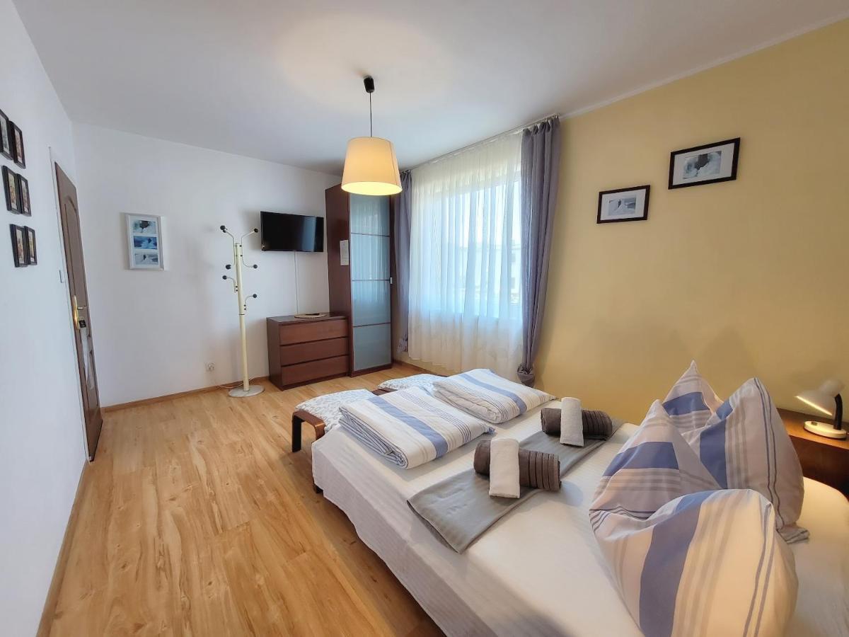 Iwona Pokoje Apartamenty Karwia Exteriör bild